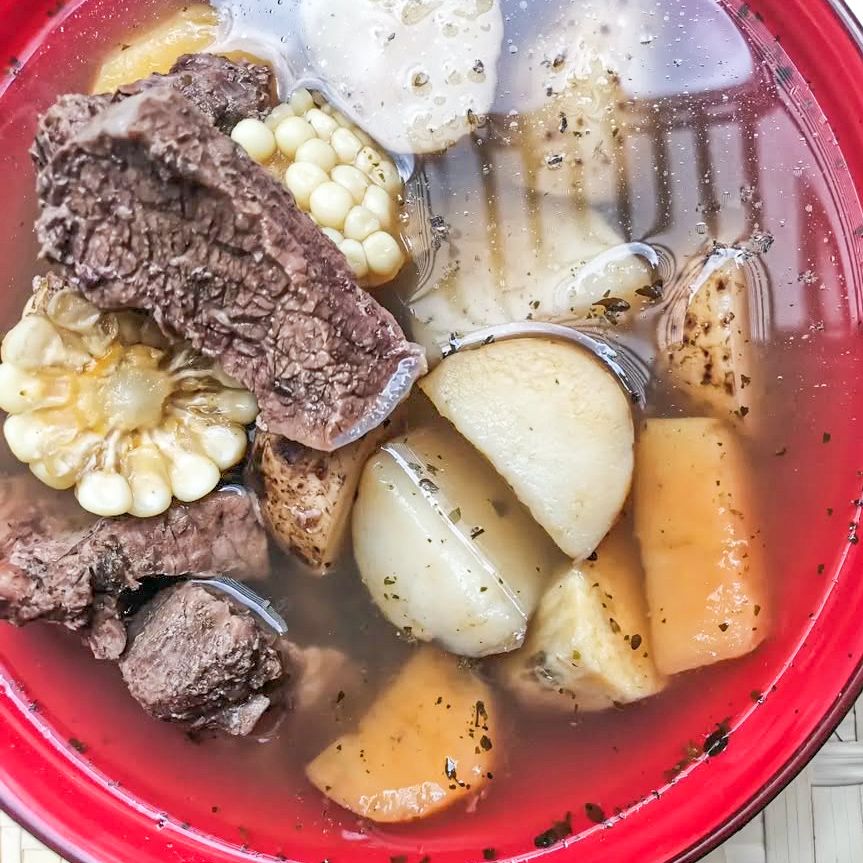 Olla de carne con vegetales 