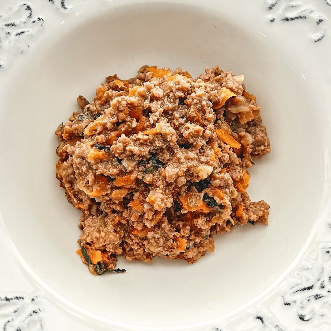 Carne molida con hongos y vegetales