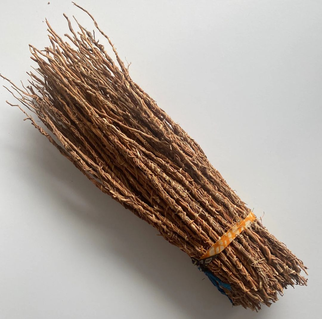 Khamaré, Gongolili, Racine de vétiver.