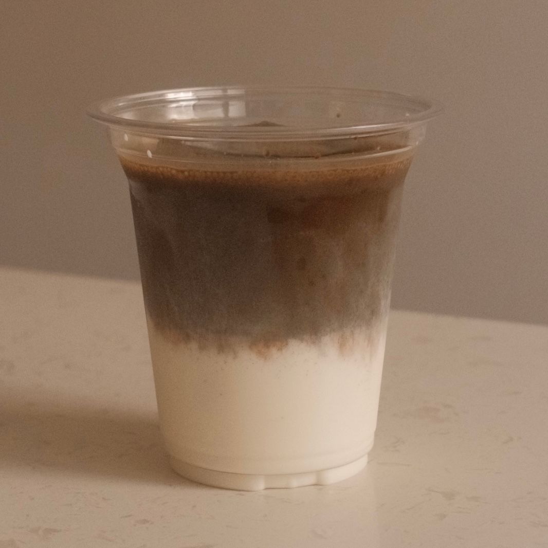 iced hojicha latte 