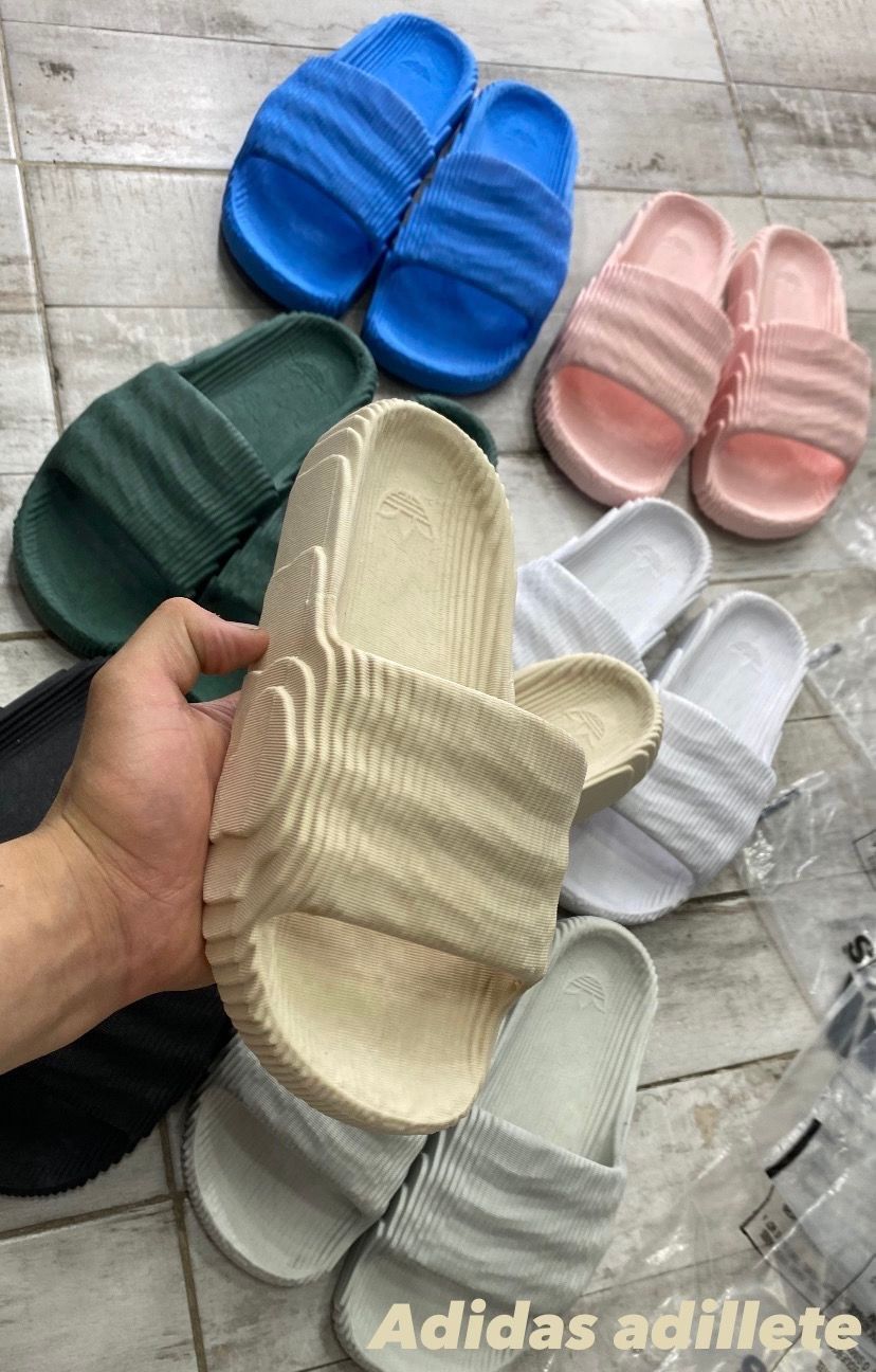 Adidas adilette beige