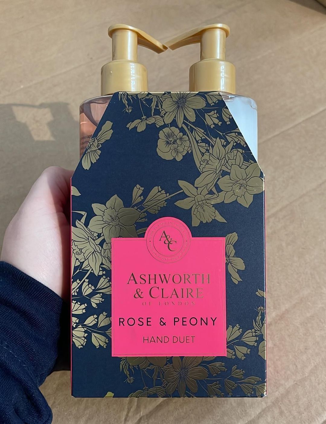 2 case of 6 pcs Ashworth and Claire Rose and Peony Signature Hand Duet 2x295ml 