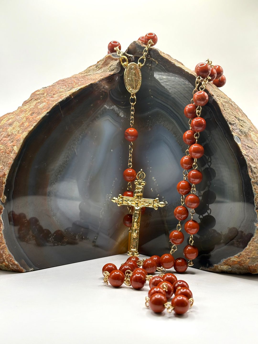 Rosario de Jaspe Rojo 8mm Laminado en oro 18k