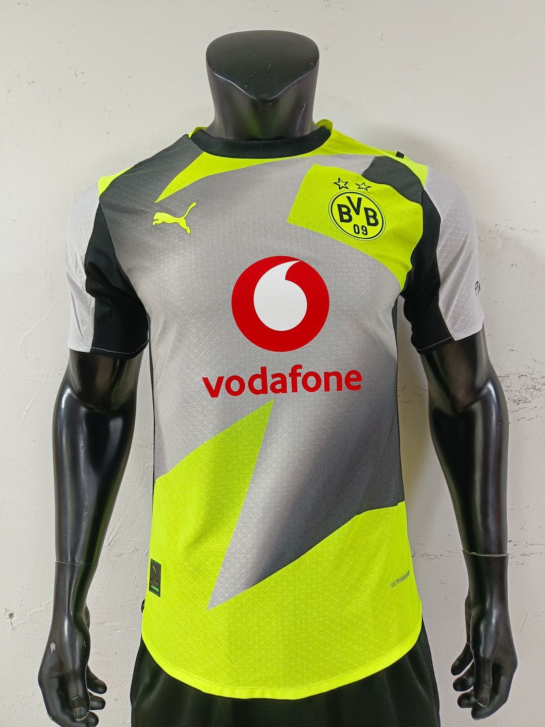 Borussia Dortmund 2025/26 Away shirt (Yellow / Black / Gray)