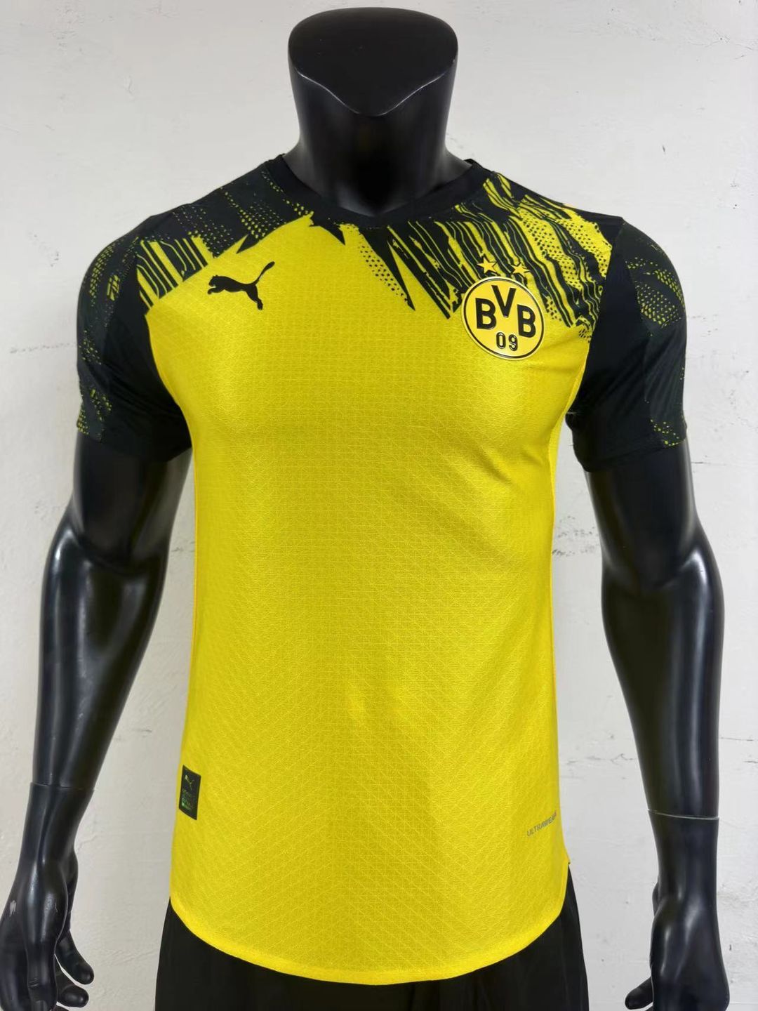 Borussia Dortmund 2025/26 Home shirt (Yellow / Black)
