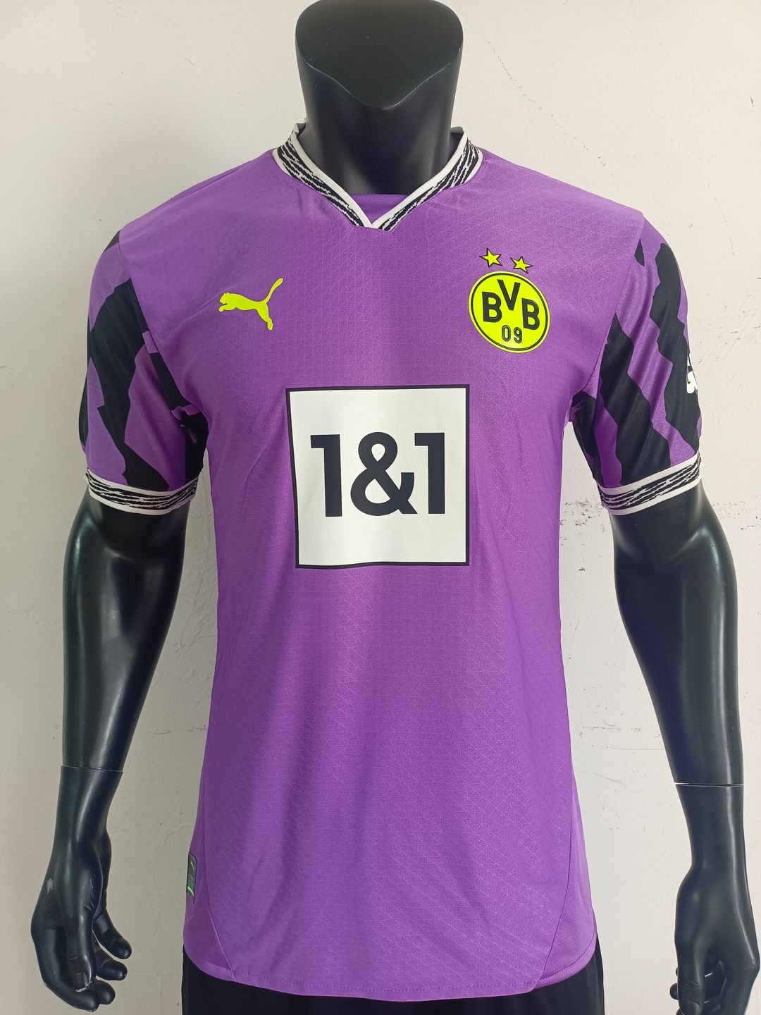 Borussia Dortmund 2025/26 Special Edition Goalkeeper shirt