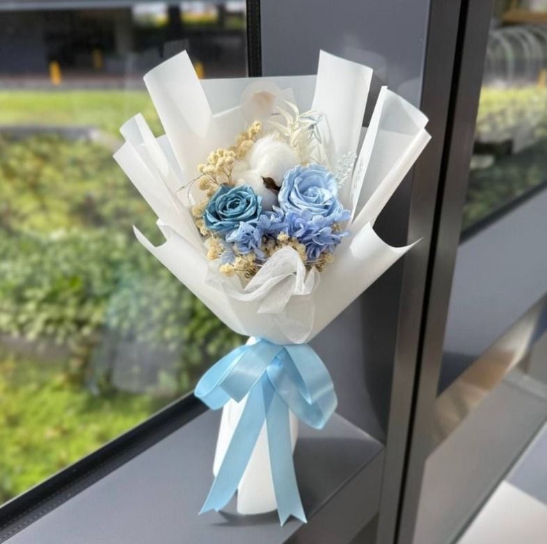 Mixed Blue Preserved Rose Bouquet (Blue Fantasy)