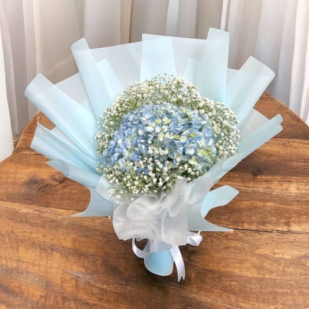 Light Blue Hydrangea with Baby Breath