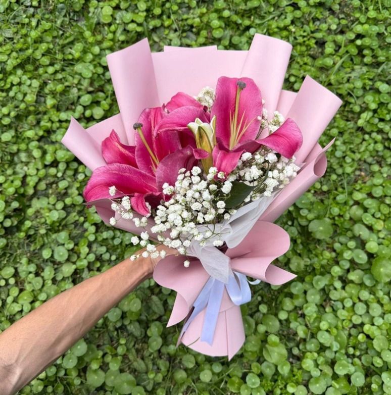 Pink Lily with Baby Breath