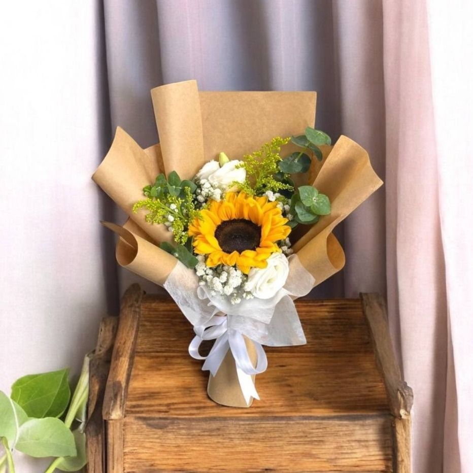 Sunflower Eustoma Eucalyptus 