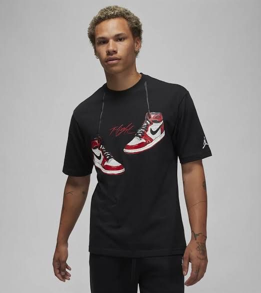 Nike Graphic Tee Collection