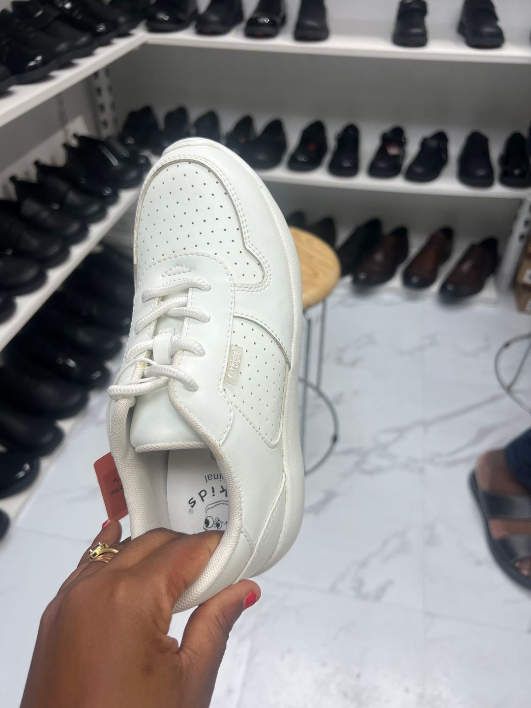 Fitkids sneakers size 37-42 ya kufuta 39000