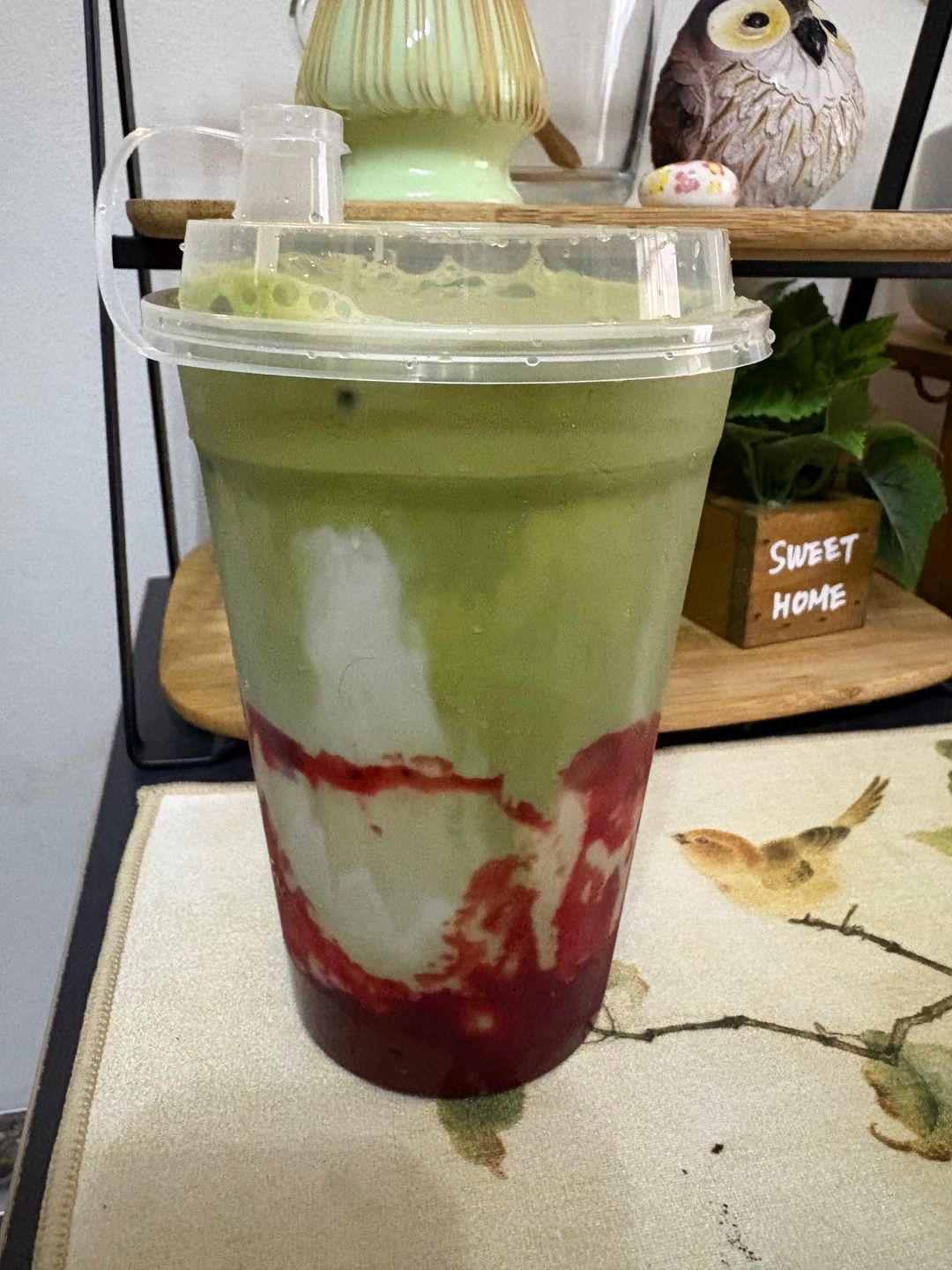 🍓Strawberry Iced Matcha Latte 16oz (Oatside Milk)