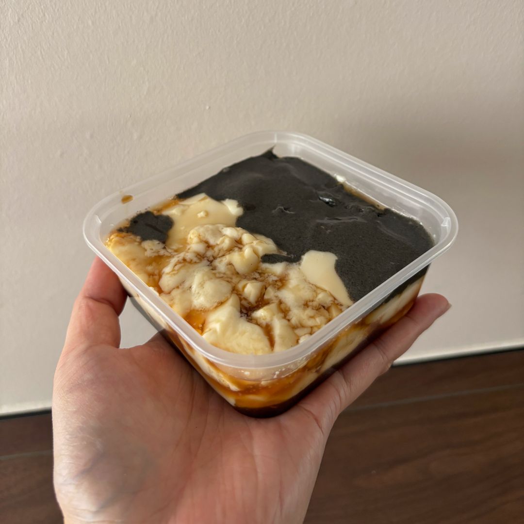 Tau Huay with Black Sesame Paste