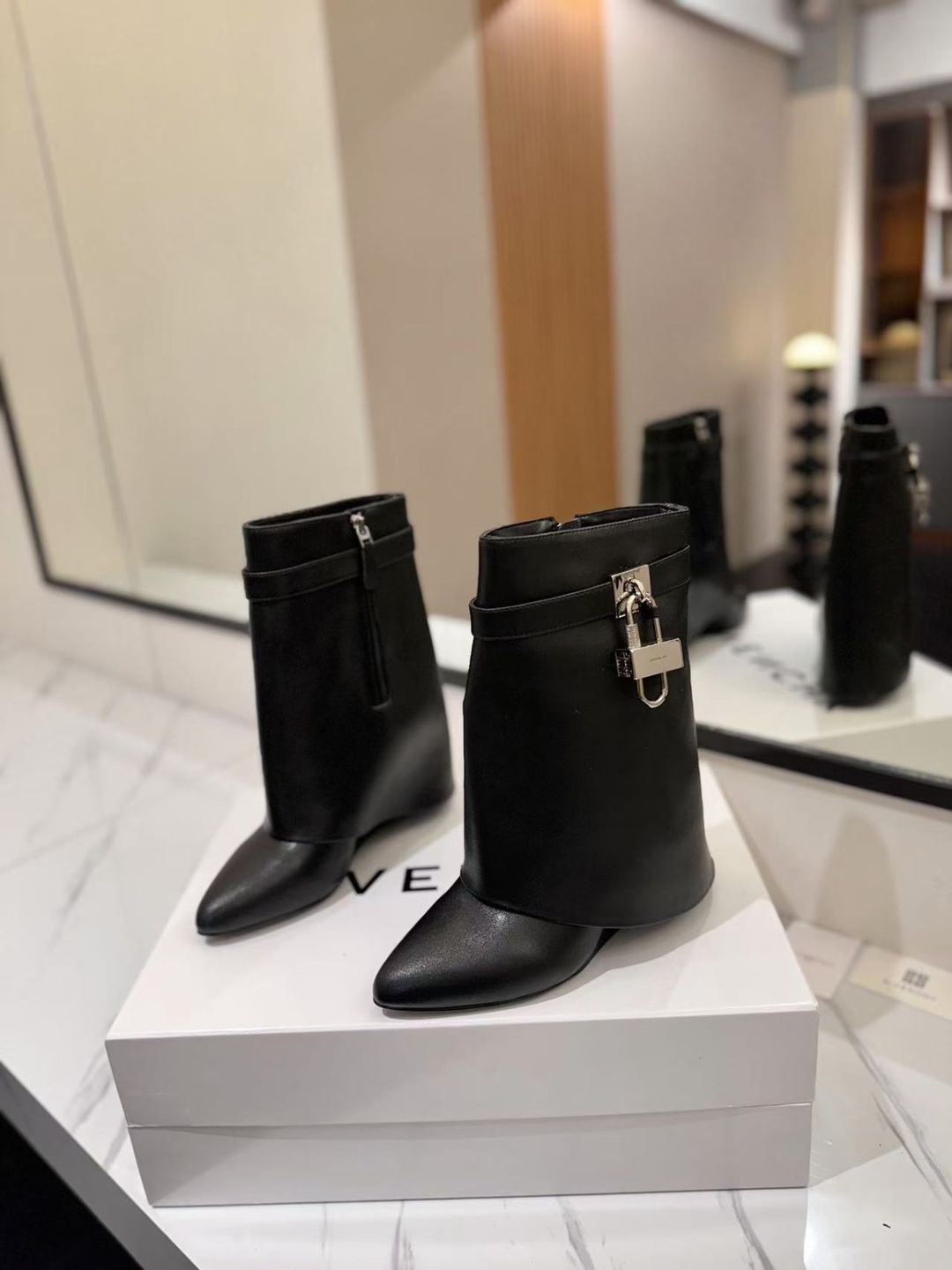 Shark Lock Low Boots