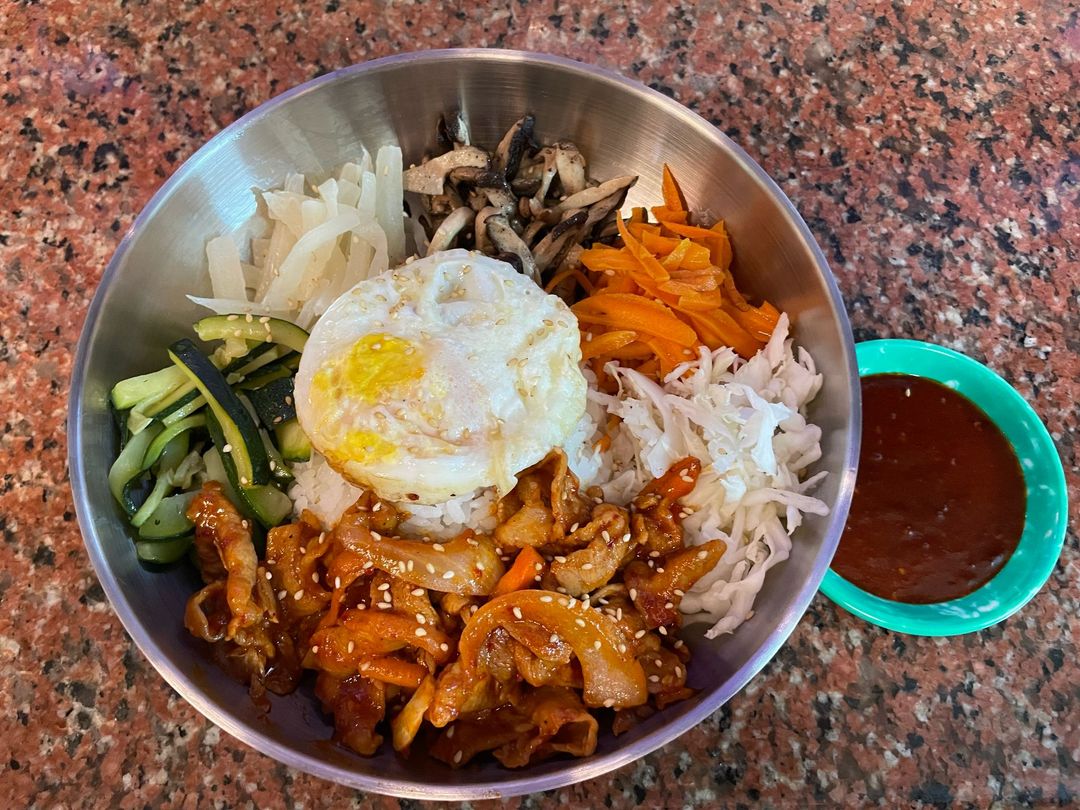 Spicy Stir Fried Pork Bibimbap 제육비빔밥