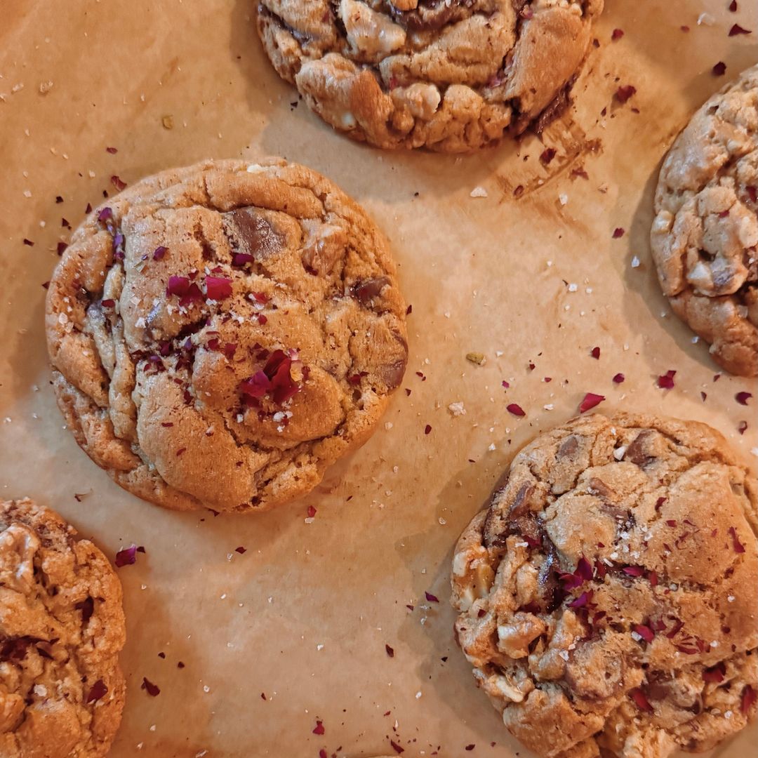 Rose, Walnut & Dark Chocolate Cookie