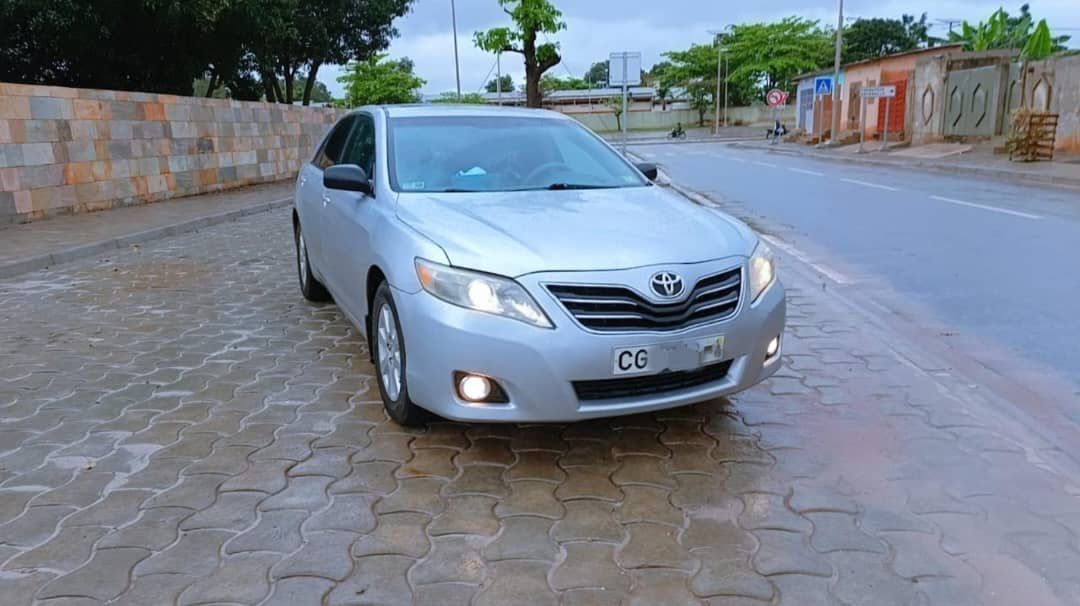 TOYOTA CAMRY XLE 