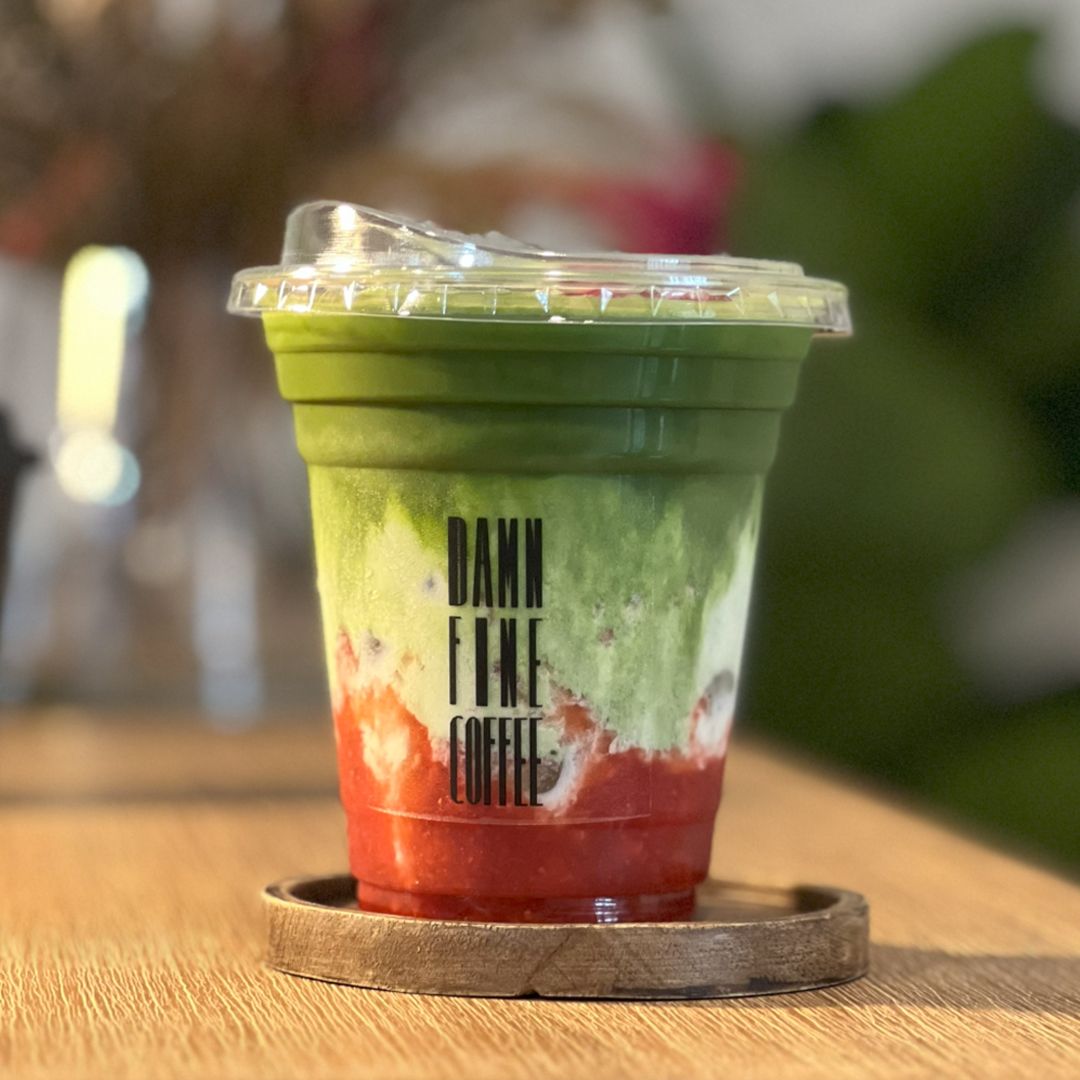 STRAWBERRY ICED MATCHA LATTE  