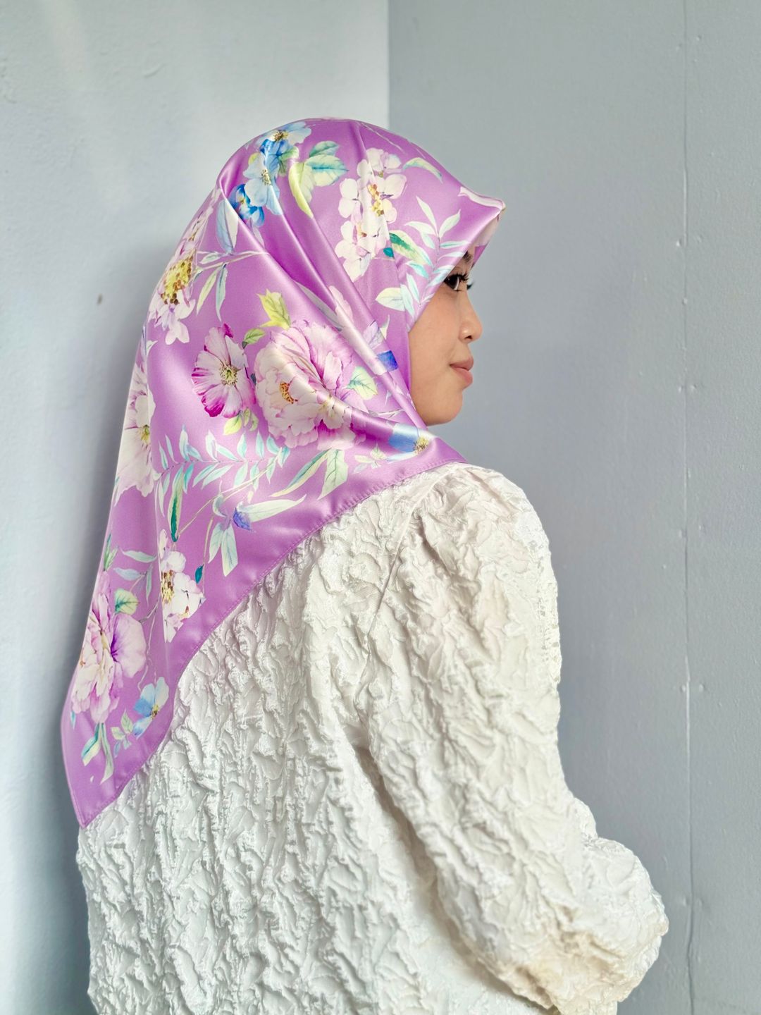 Mekar Peoni in Lilac