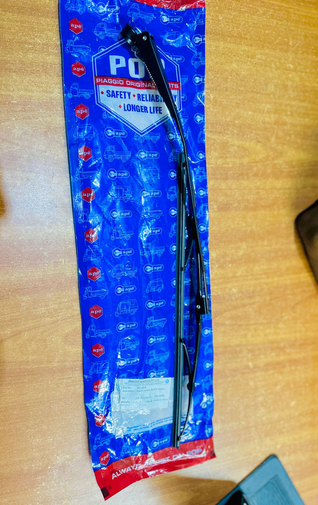 WIPER   ARM & BLADE ASSLY  632292A