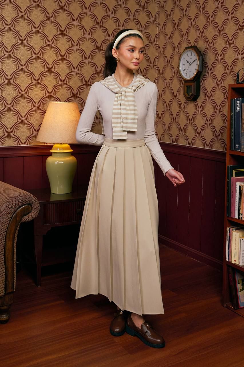 (Pre-order) She Dazzle Thalia Skirt - Sand Beige