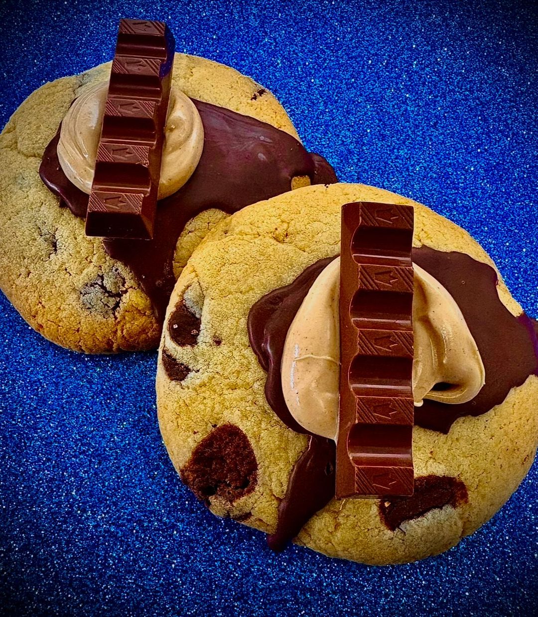 Kinder Topped Cookie with snack bar