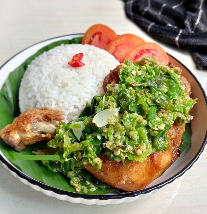 Nasi Ayam Penyet Ijo