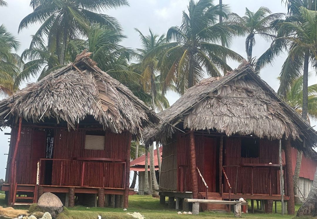 ISLA PELICANO (CABAÑAS SENCILLAS)