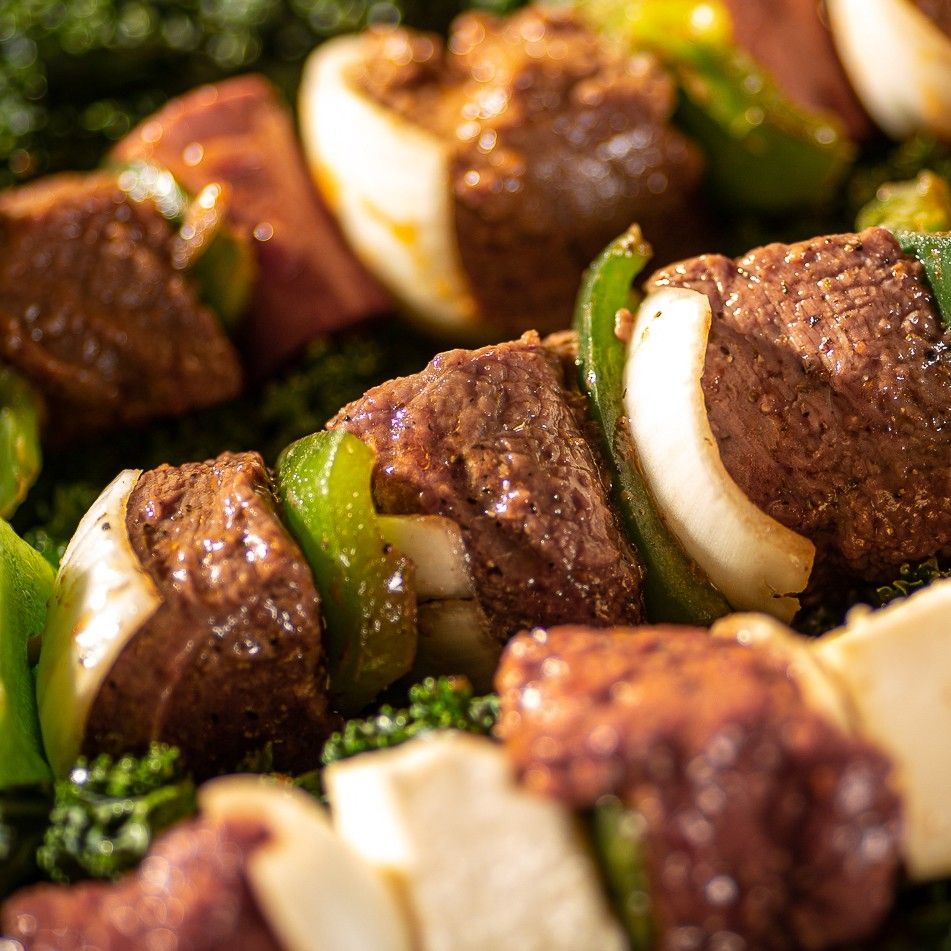 Brochettes de viande & Pommes château