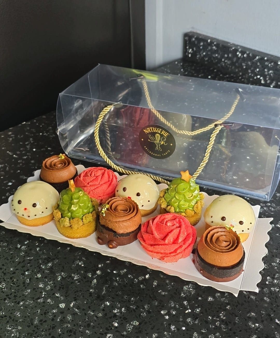 Box of 10 Minis Christmas Tartlets 