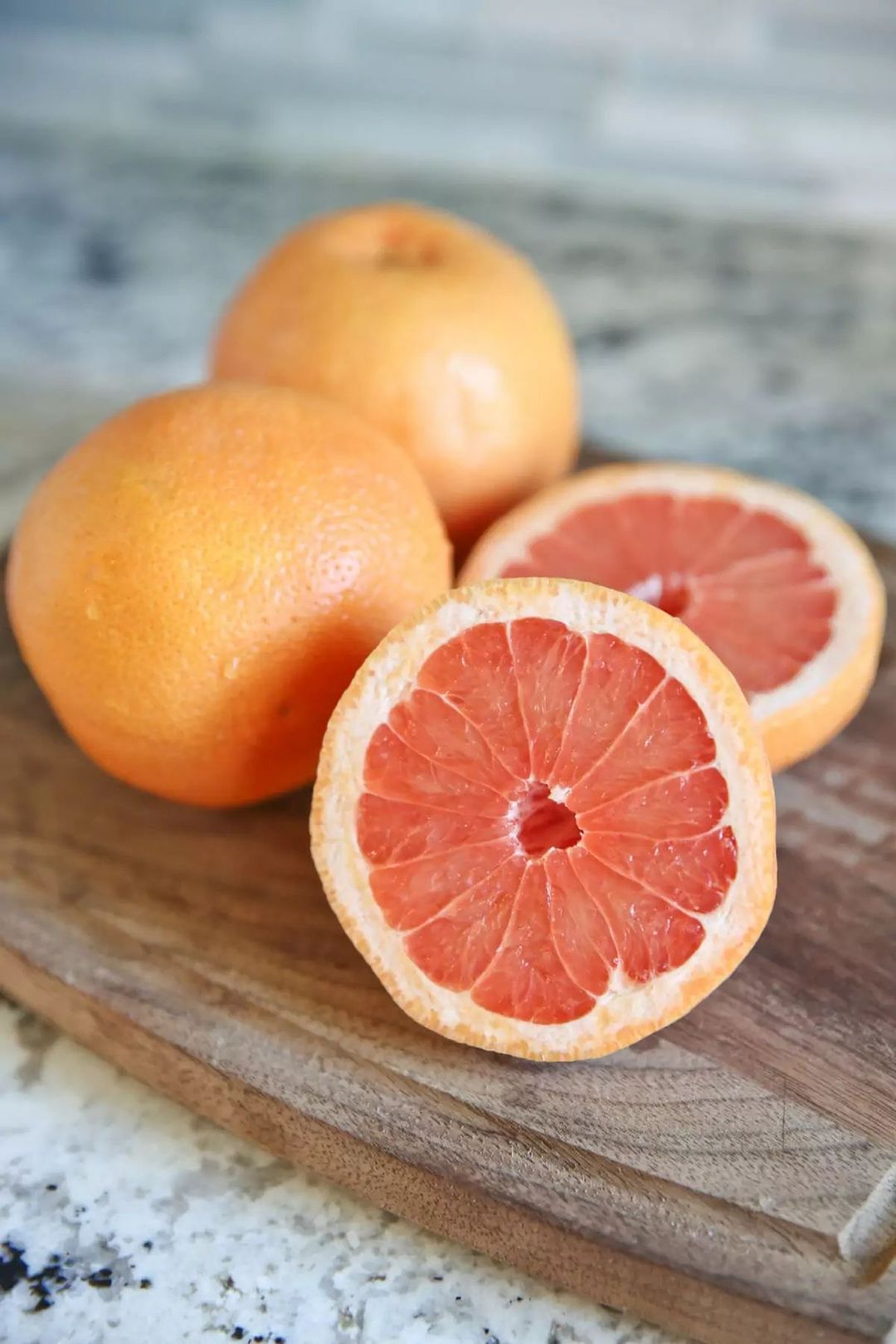 Toronja Importada rosada (pink grapefruit)