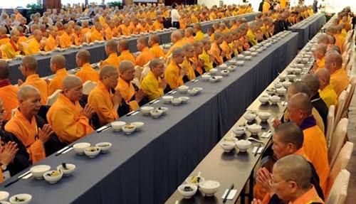 🇻🇳越南 - 施米供僧人天天所需的米饭🍚 🌾