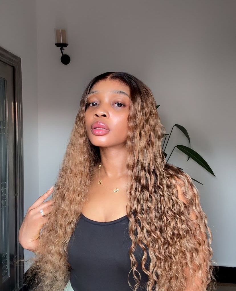 28” blonde loose coils blend