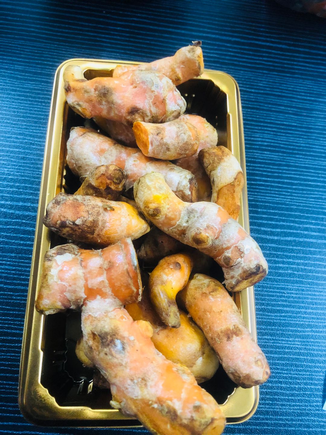 علبة كركم فريش