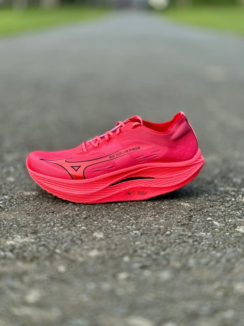 MIZUNO REBBELION PRO 2