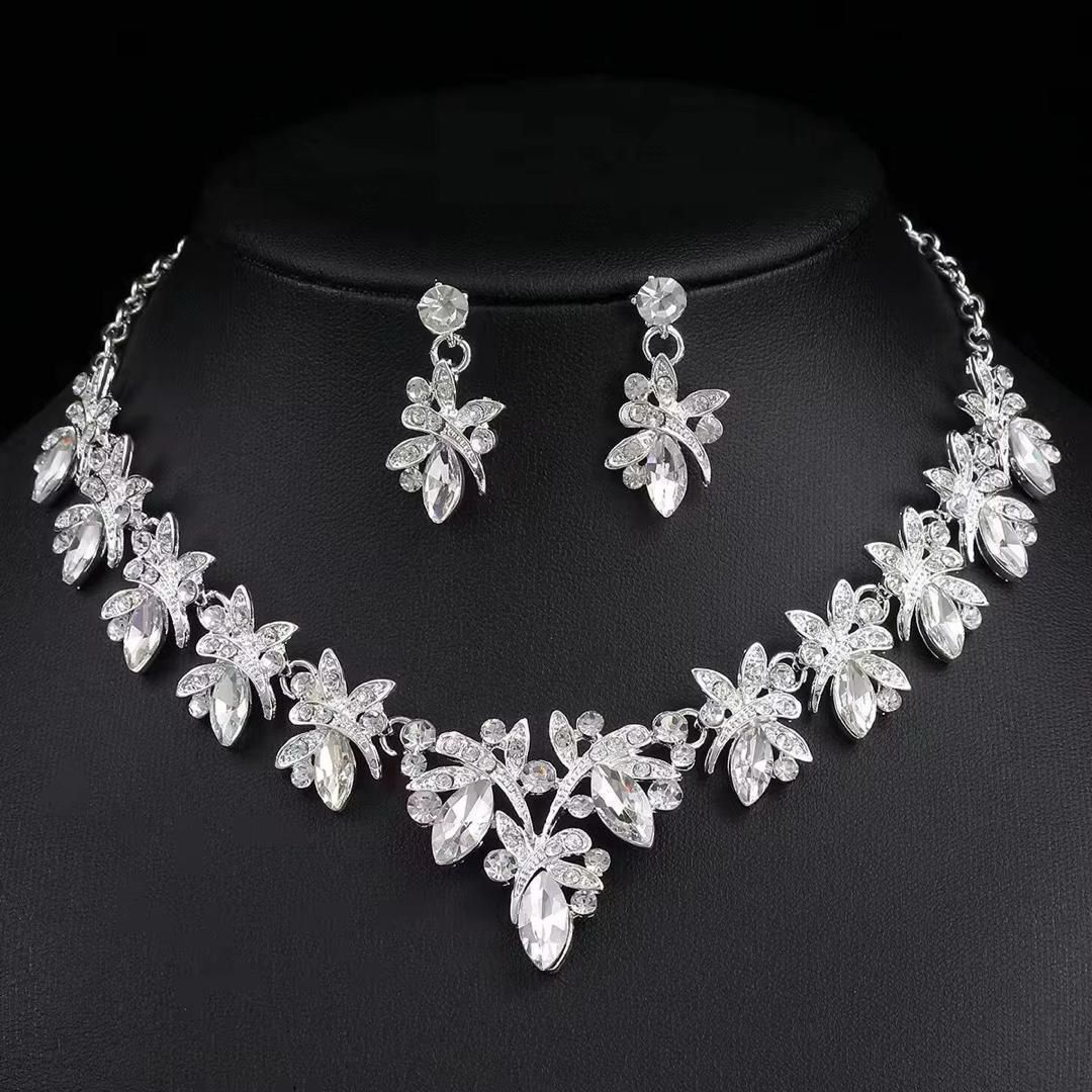 JWLE-0032	diamond set for women