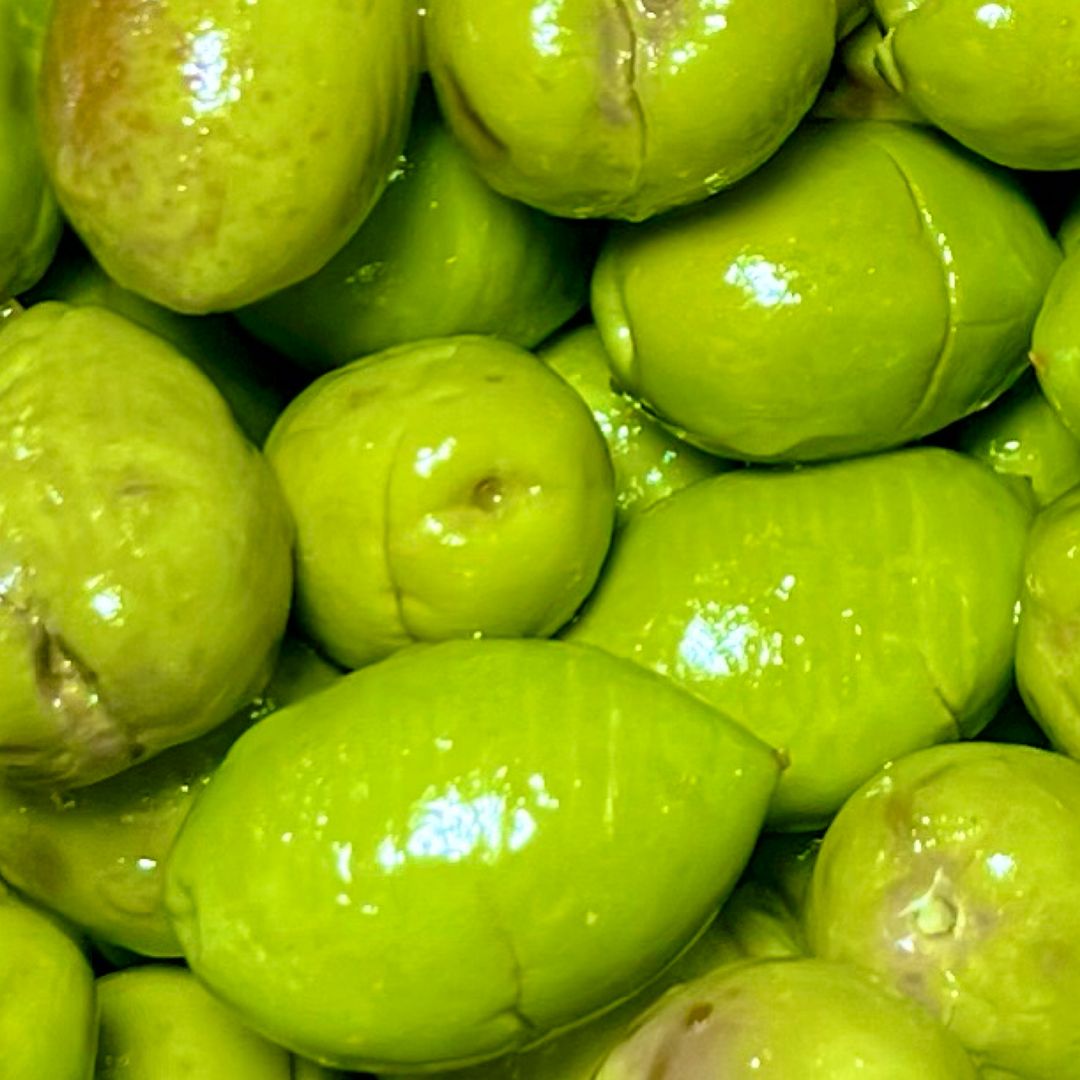 Green jumbo olives زبتون اخضر زهره