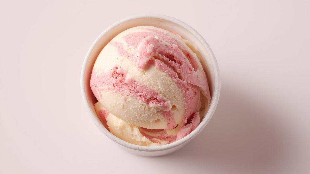 Vanilla strawberry ice cream cup 100ml