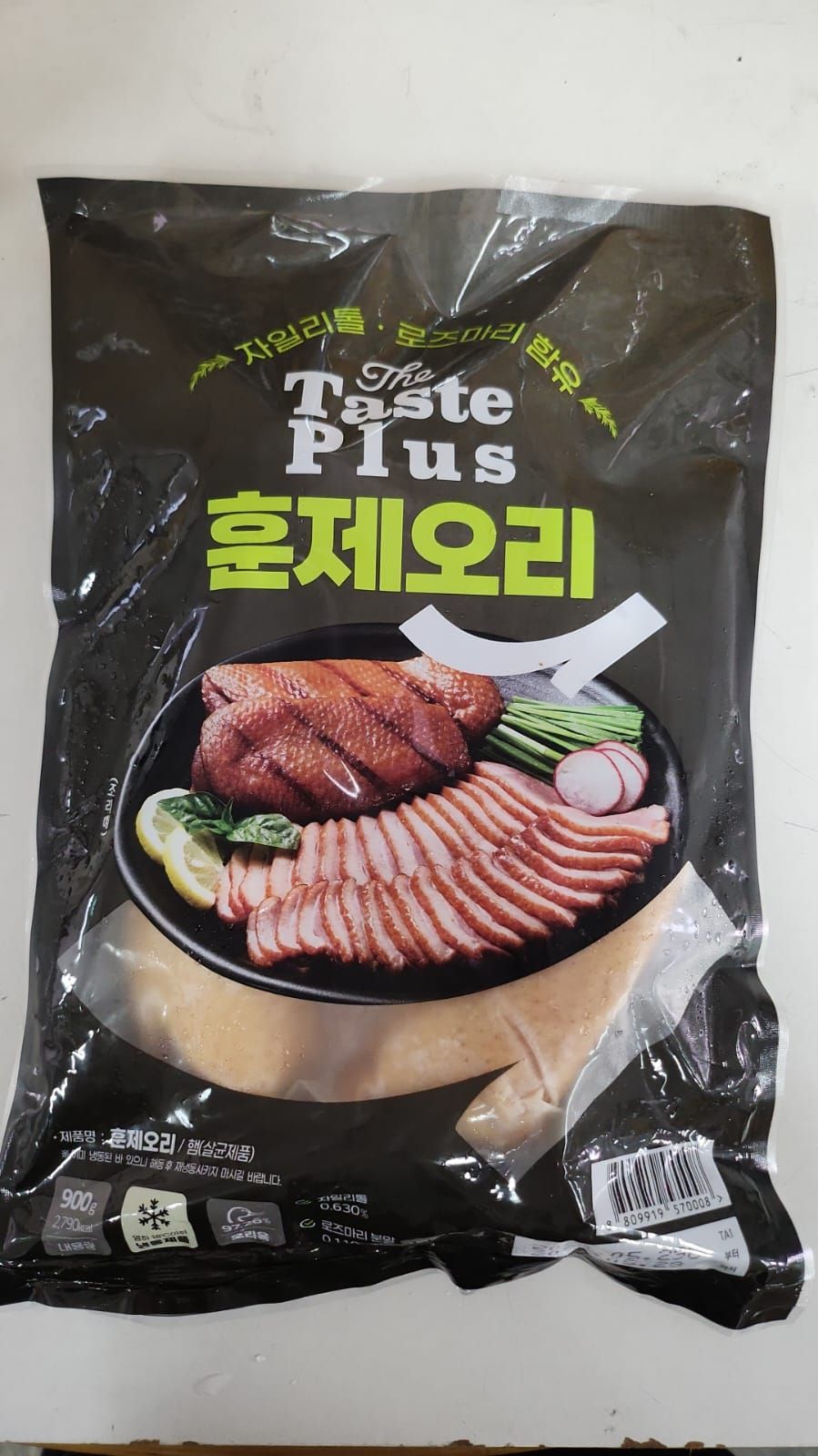 테이스트플러스 프리미엄 통 훈제오리 무뼈 900g