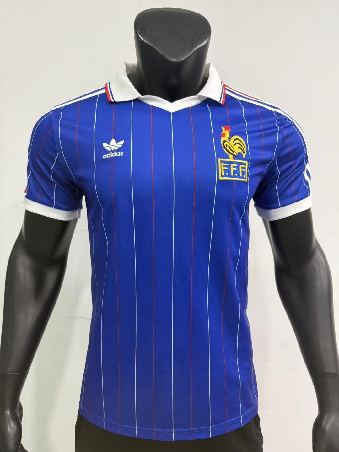 France 1982 Home Shirt (Blue / White)