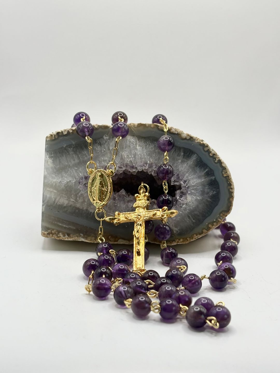 Rosario de Amatista de 8mm laminado en oro