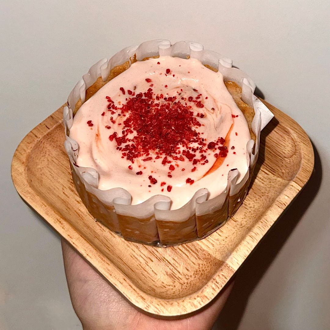 strawberry basque cheesecake 