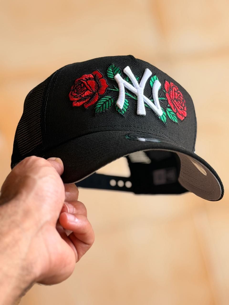 New Era 9Forty -  New York Yankees Classic Rose Trucker Edition