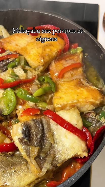 A. Lundi: Makayabu, Sauce aubergine