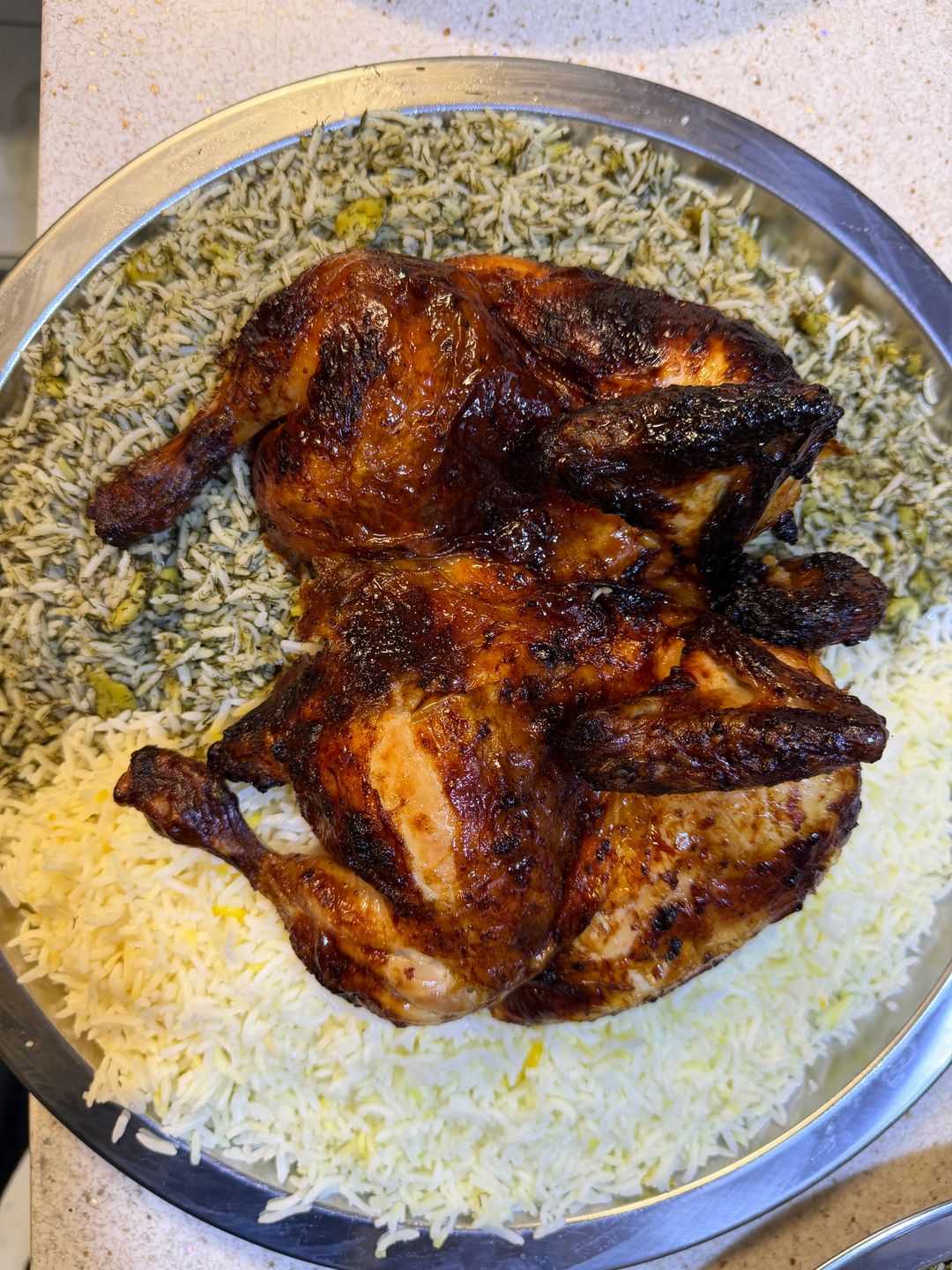 دجاج على تمن ابيض وباقلاء 