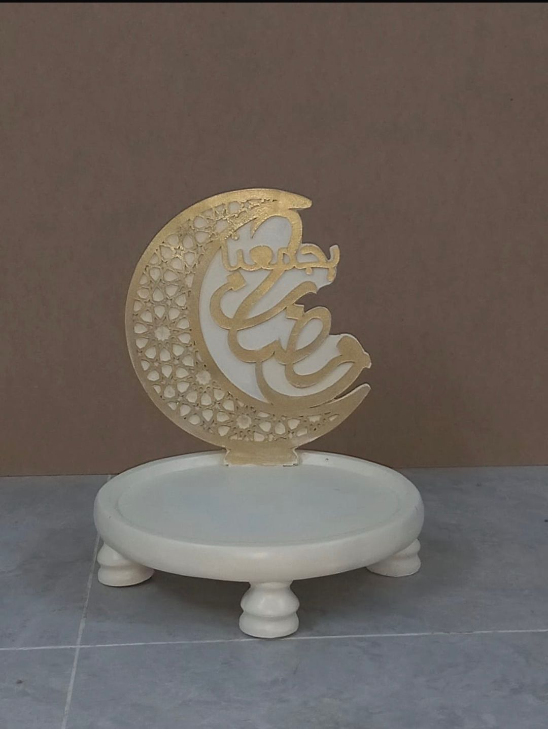 صحن ضيافه بشكل هلال رمضان