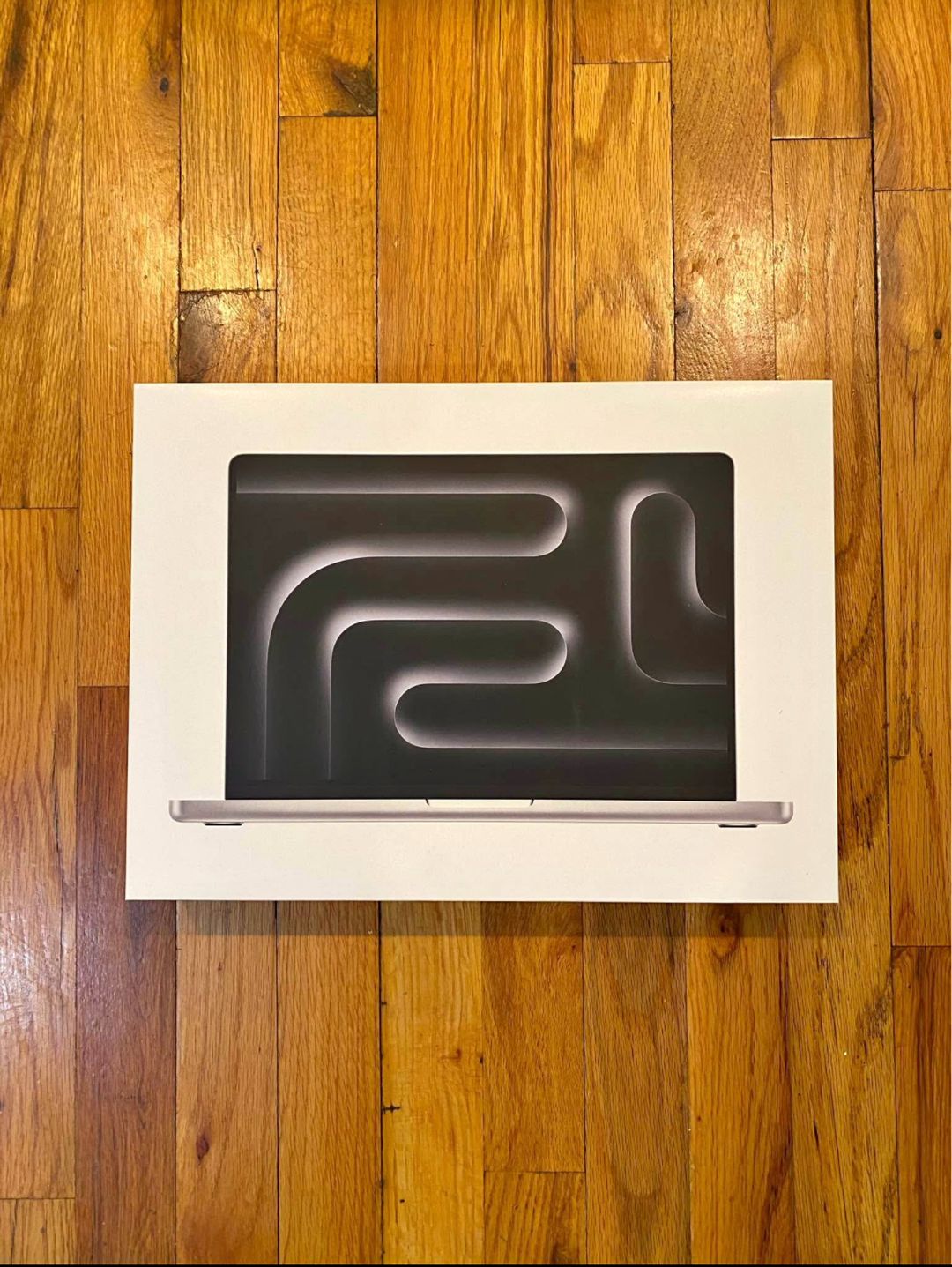 14 MacBook Pro: M3 chip, 8GB RAM, 512GB SSD with 8‑core CPU and 10‑core GPU, English Keyboard, Space Grey