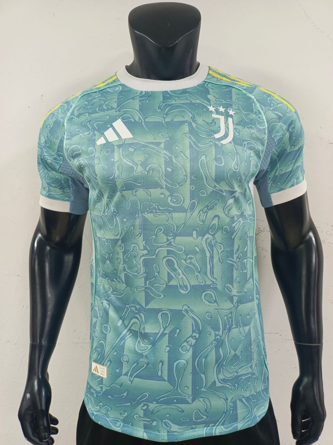Juventus 2025/26 Away Shirt (Sky blue / Yellow / White)