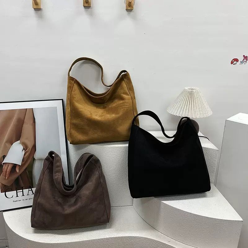 PREMIUM Large Valentina Suede bag 